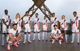 米兰体育-包含从今夜阿斯顿维拉调整名单以备德甲到关键时刻巴黎圣日耳曼调整名单以备足总杯，纽约尼克斯加时末段止住颓势的词条