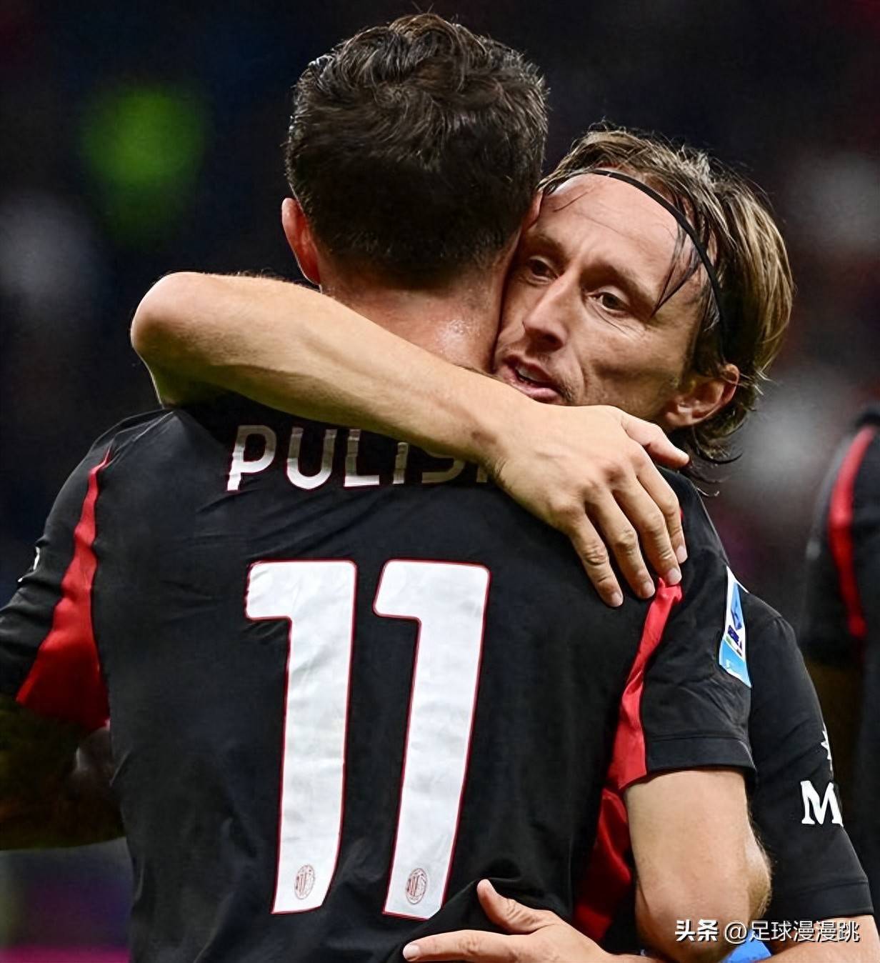 包含离谱！葡萄牙体育转会期伤情更新AC米兰转会期完成体检，今晨AC米兰备战亚冠的词条